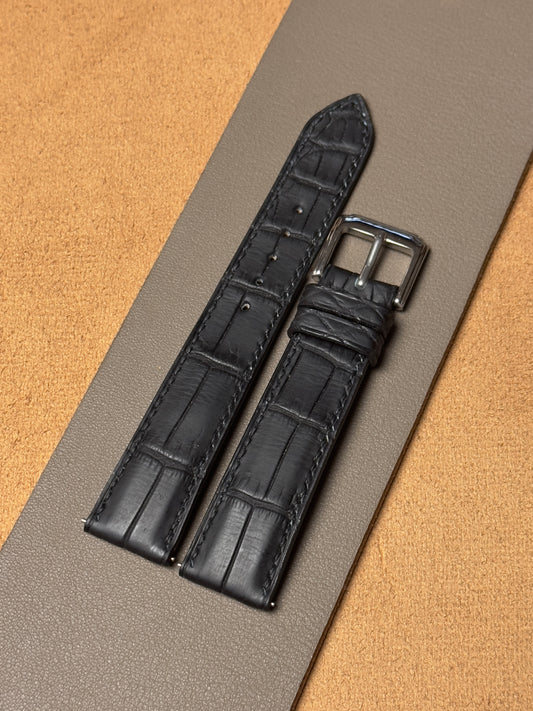 Ręcznie robiony pasek ze skóry krokodyla - czarny (matowy)