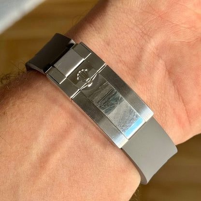 FKM Vulcanized Grey Rubber strap for Rolex Deployant buckle - Tempomat Madrid