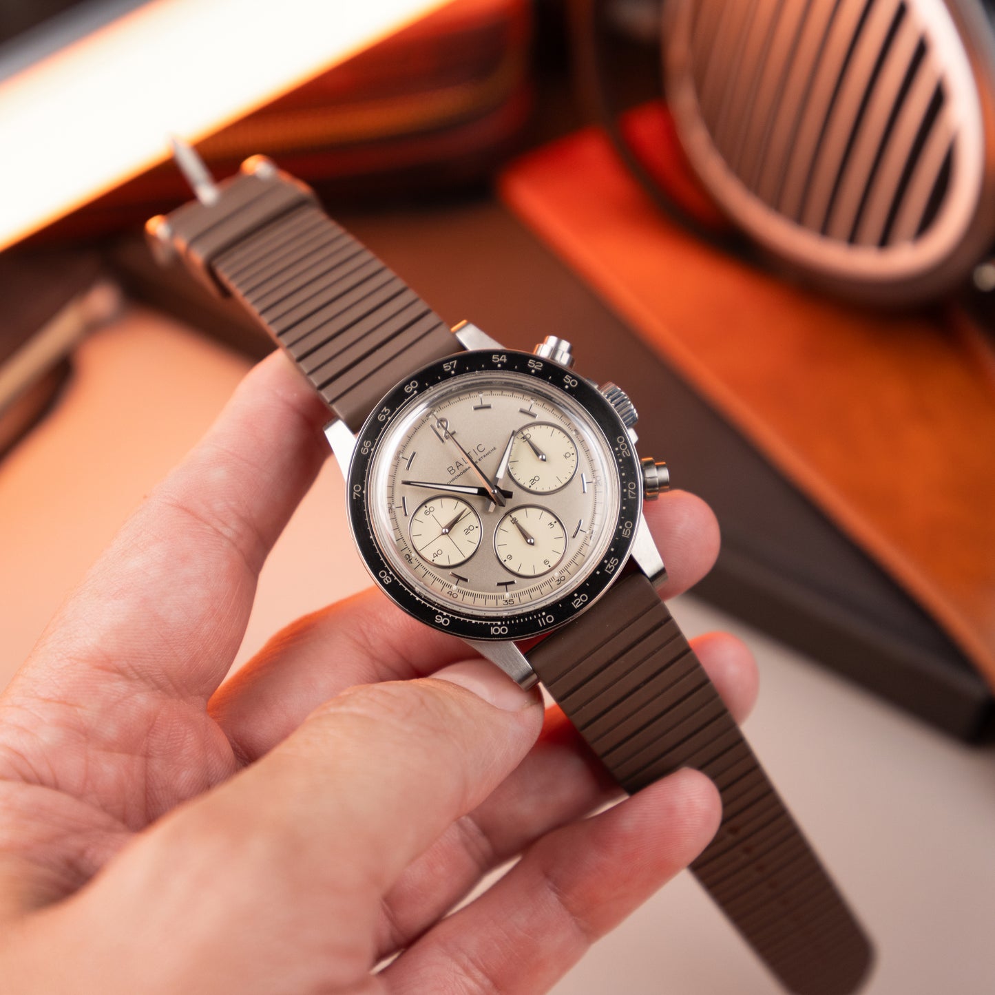 Pasek w poziome prążki z gumy FKM - brązowy