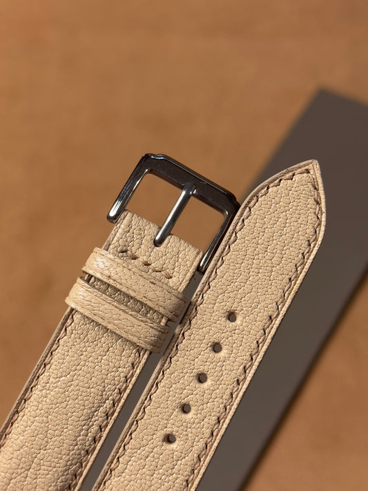 Ręcznie robiony pasek ze skóry koziej - beżowy