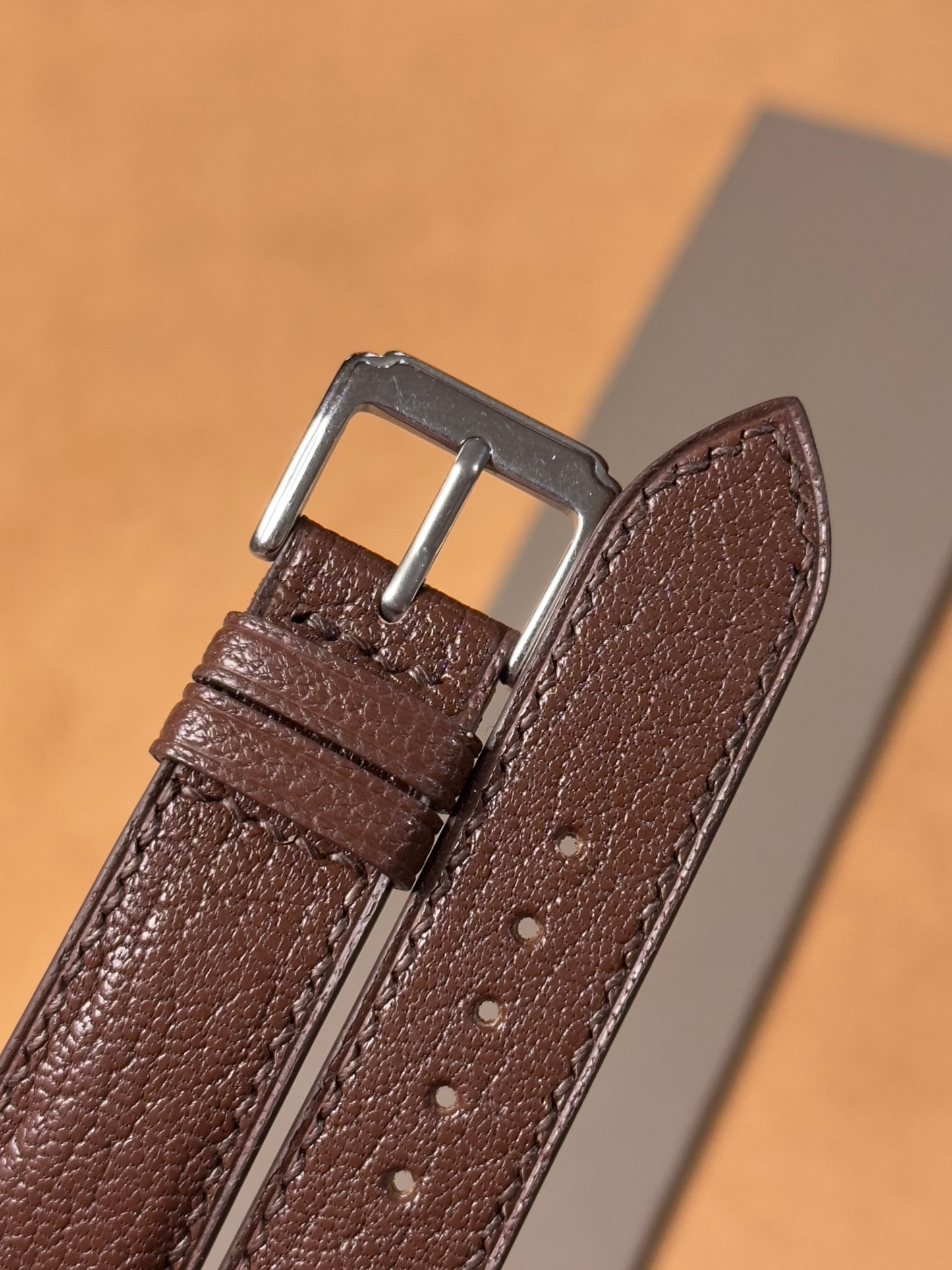Ręcznie robiony pasek ze skóry koziej - ciemnobrązowy