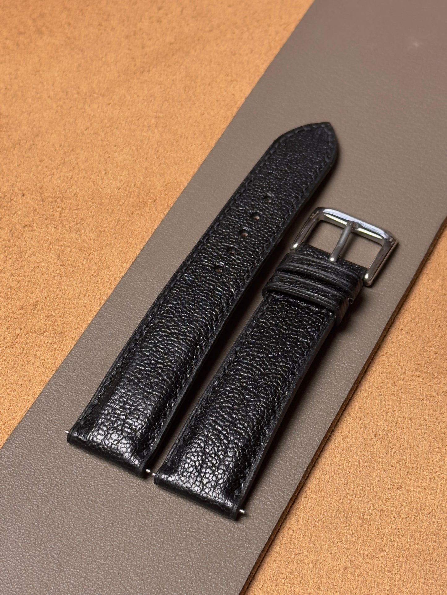 Ręcznie robiony pasek ze skóry koziej - czarny