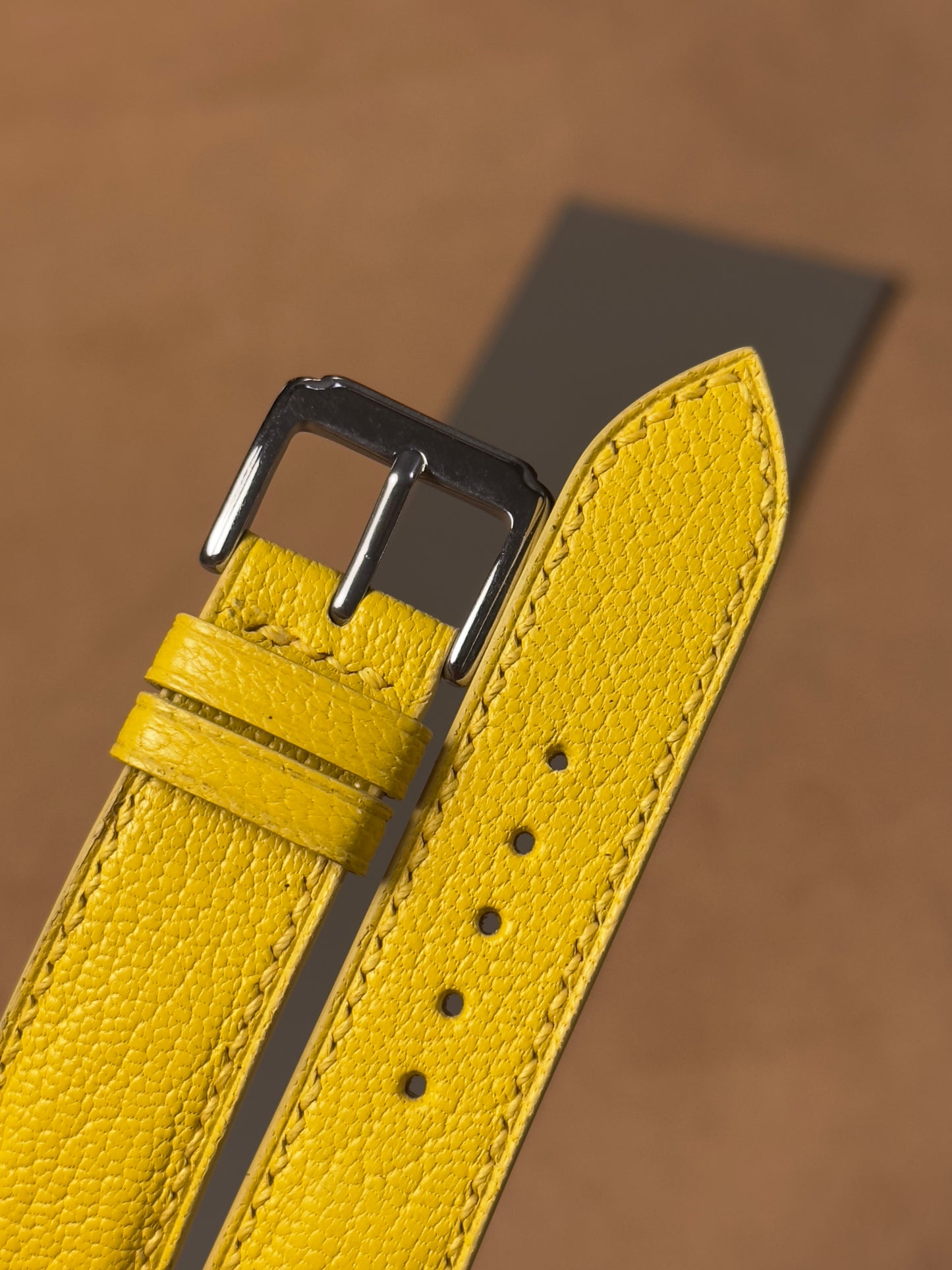 Ręcznie robiony pasek ze skóry koziej - żółty