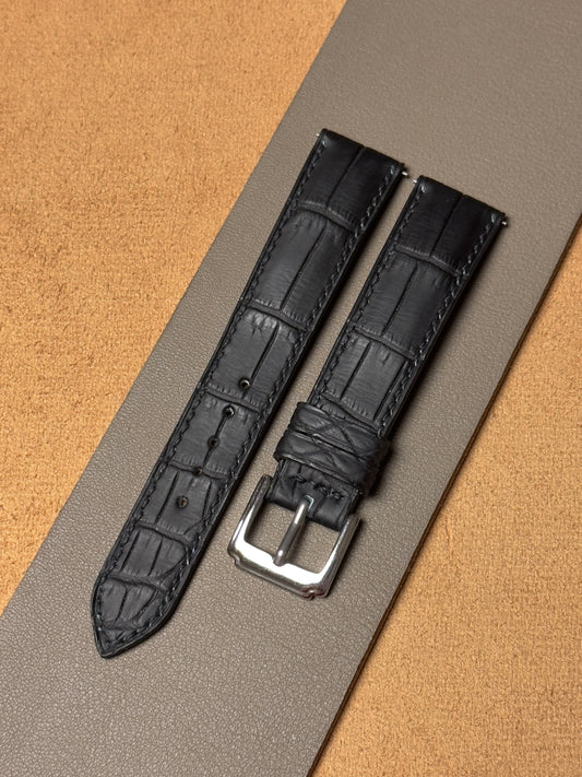 Ręcznie robiony pasek ze skóry krokodyla - czarny (matowy)
