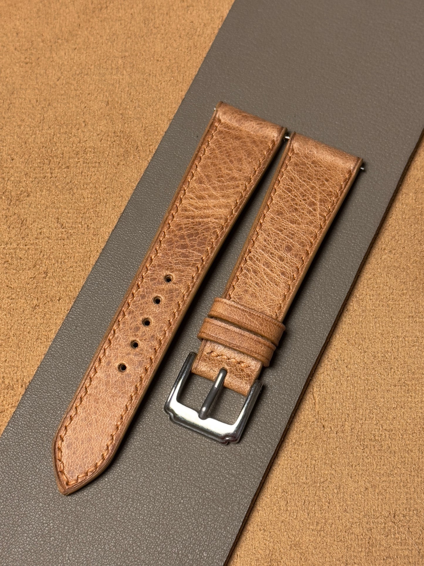 Ręcznie robiony pasek ze skóry bydlęcej w kolorze vintage brąz