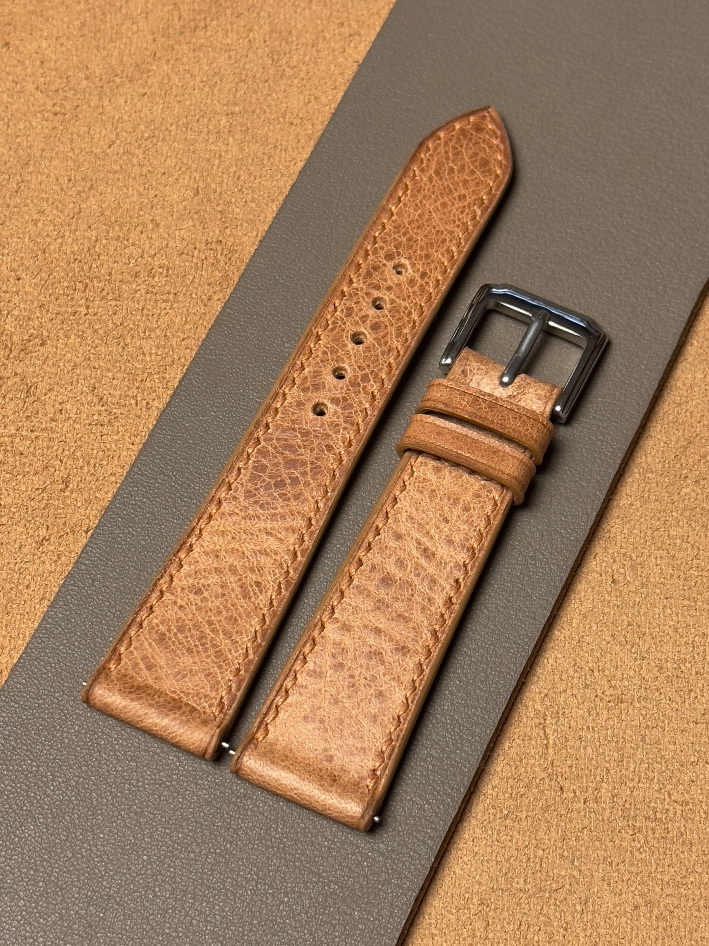 Ręcznie robiony pasek ze skóry bydlęcej w kolorze vintage brąz