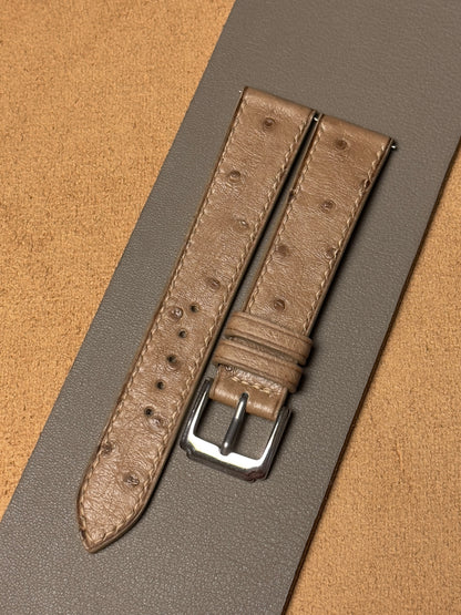 Ręcznie robiony pasek z skóry strusia - beżowy