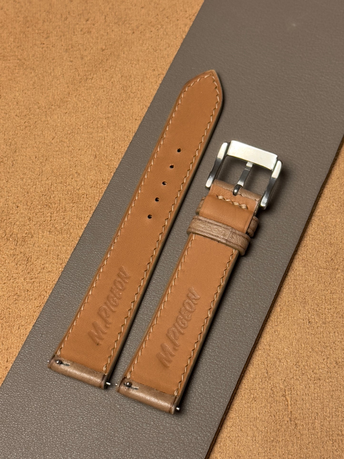 Ręcznie robiony pasek z skóry strusia - beżowy