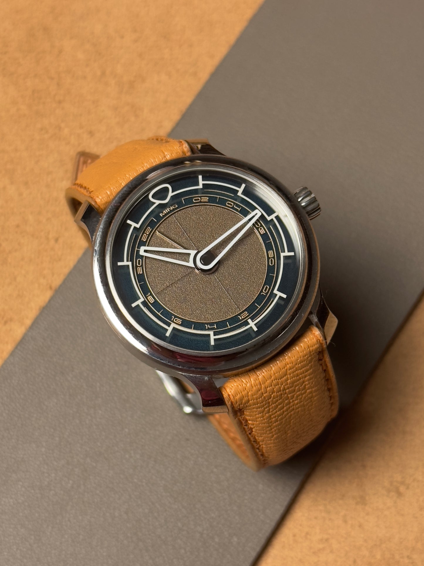 Ręcznie robiony pasek ze skóry koziej - brązowy