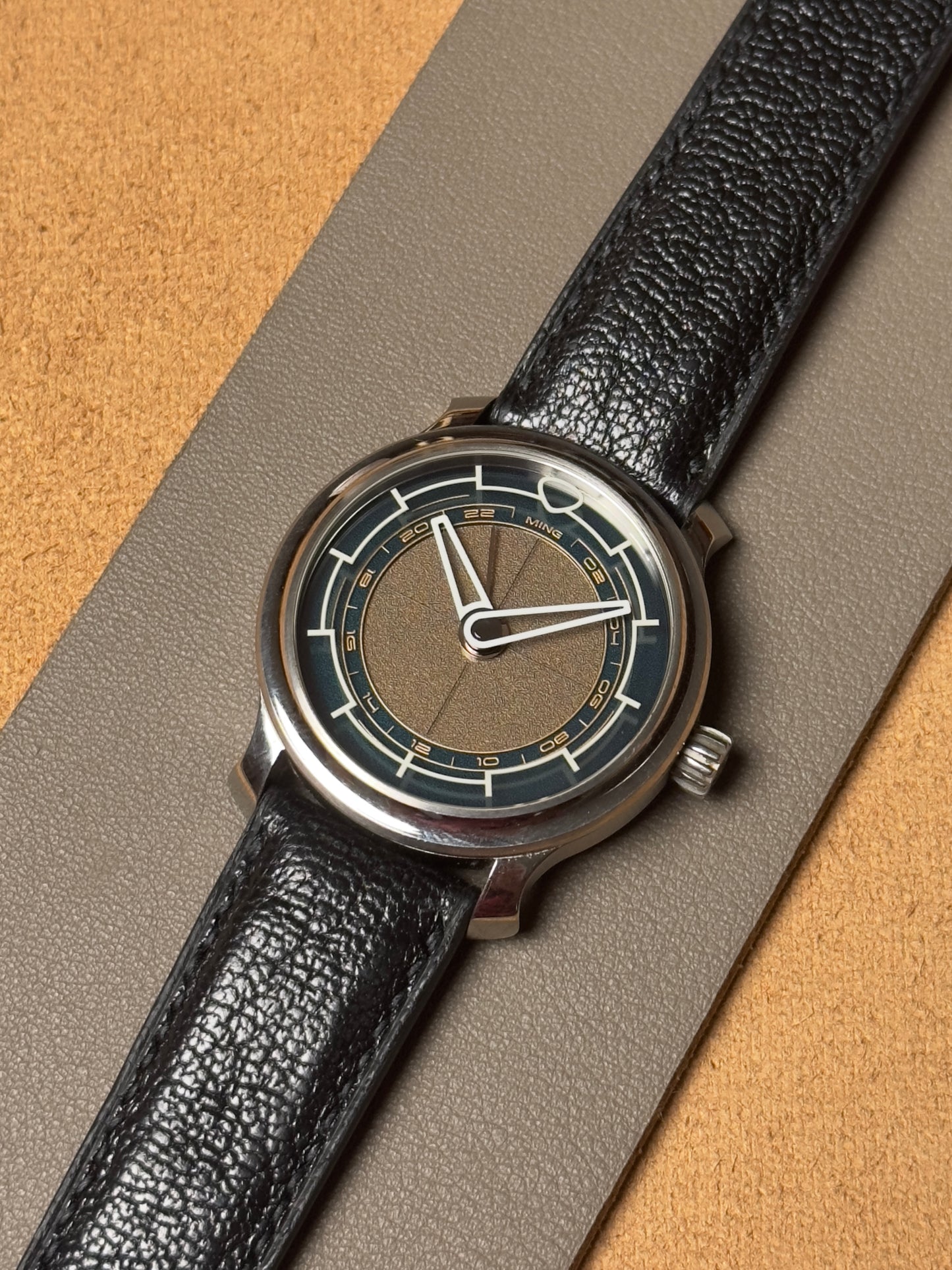 Ręcznie robiony pasek ze skóry koziej - czarny