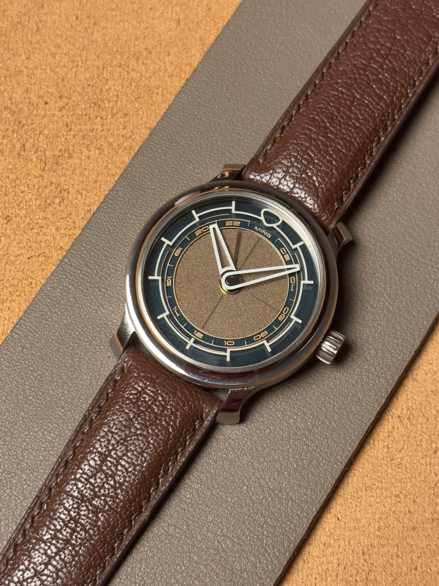 Ręcznie robiony pasek ze skóry koziej - ciemnobrązowy