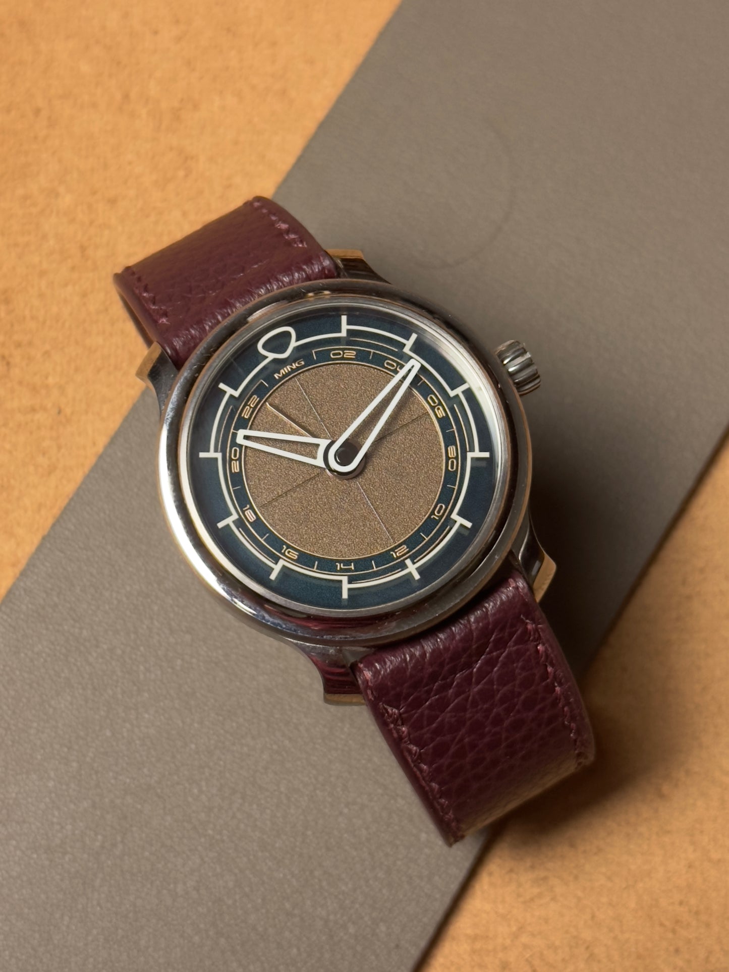 Handmade calfskin belt - burgundy with polka dots