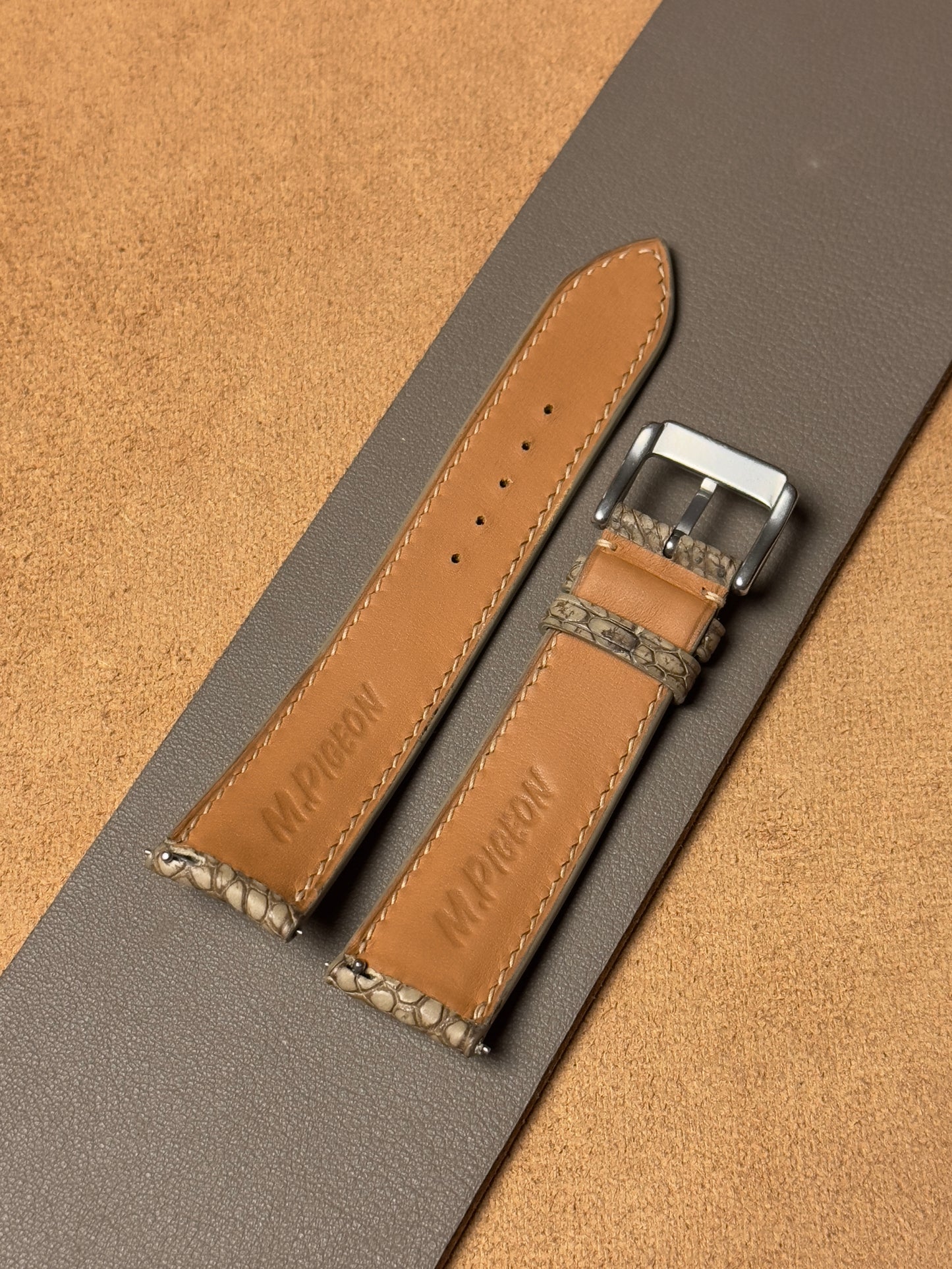 Ręcznie robiony pasek z nogi strusia - beżowy nubuk