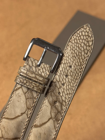 Ręcznie robiony pasek z nogi strusia - beżowy nubuk