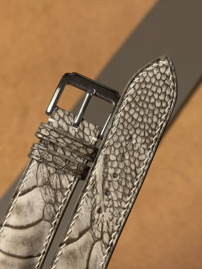 Ręcznie robiony pasek z nogi strusia - jasnobeżowy nubuk