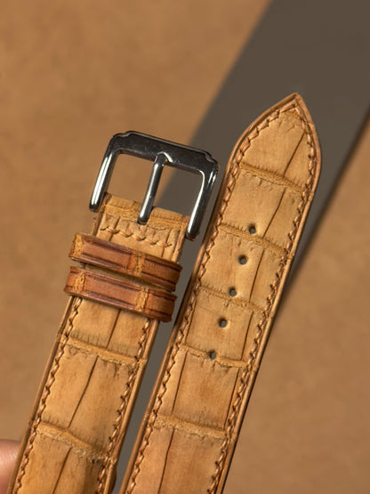 Ręcznie robiony pasek ze skóry krokodyla - jasnobrązowy nubuk