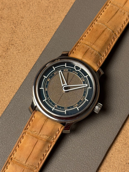 Ręcznie robiony pasek ze skóry krokodyla - jasnobrązowy nubuk