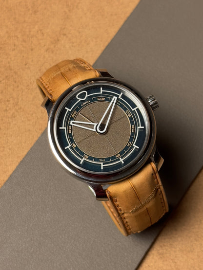 Ręcznie robiony pasek ze skóry krokodyla - jasnobrązowy nubuk