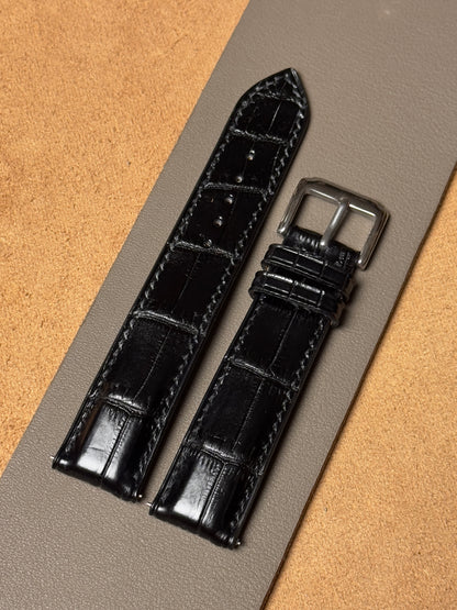 Ręcznie robiony pasek ze skóry krokodyla - czarny (połysk)