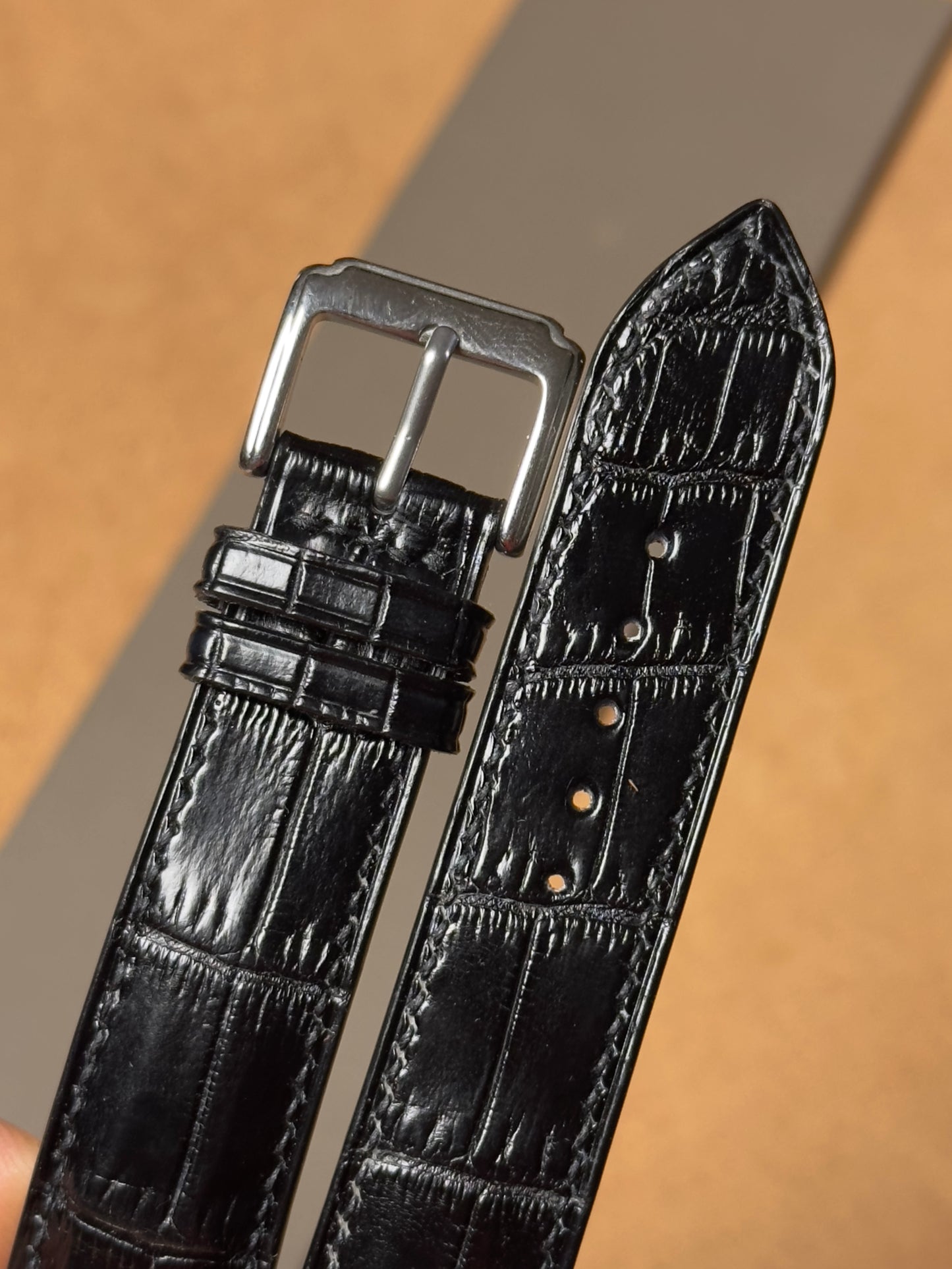 Ręcznie robiony pasek ze skóry krokodyla - czarny (połysk)