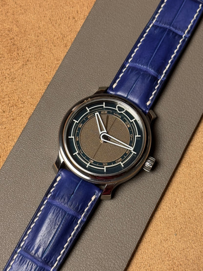 Ręcznie robiony pasek ze skóry krokodyla - niebieski