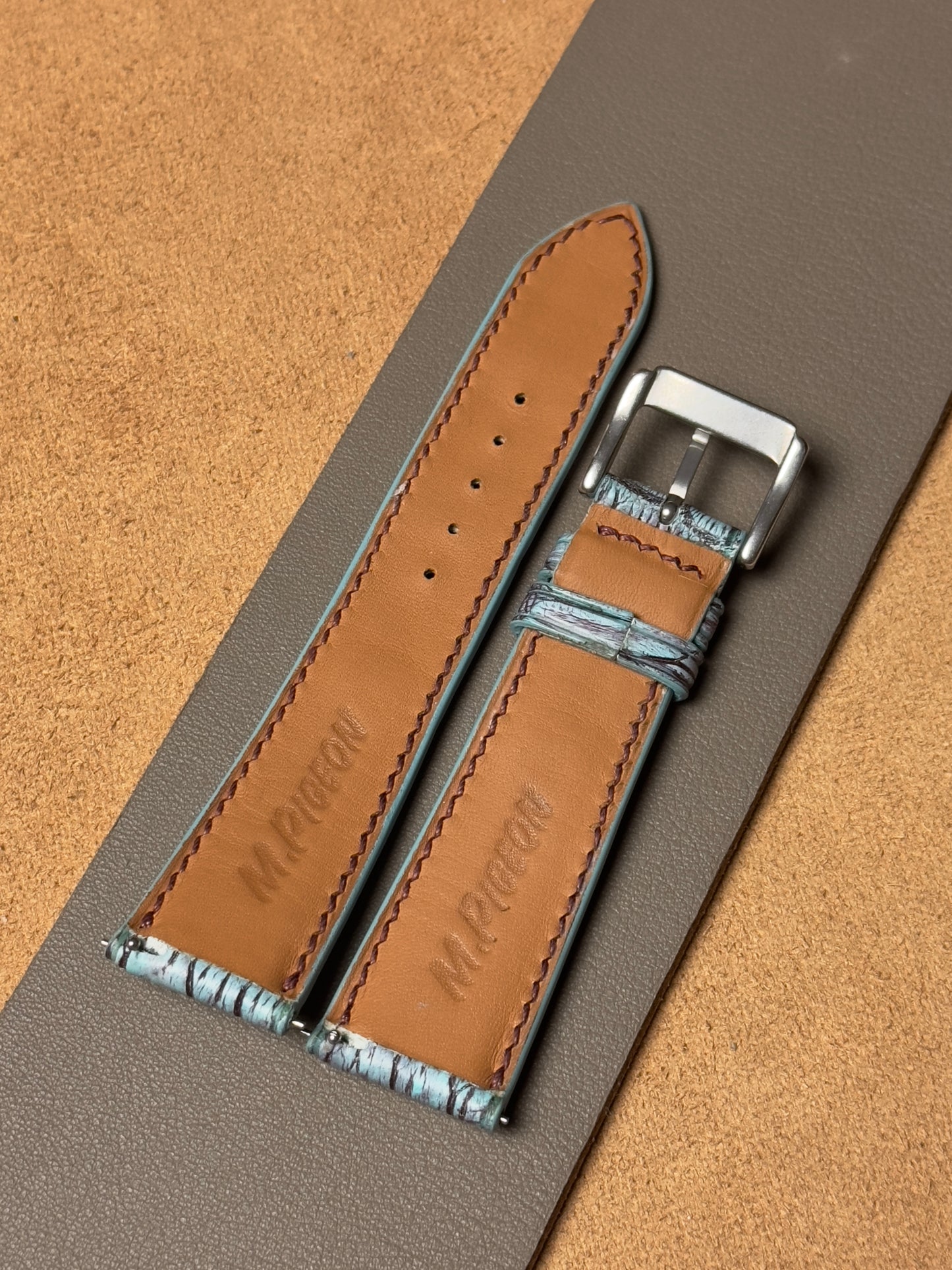 Ręcznie robiony pasek ze skóry krokodyla - niebiesko-bordowy