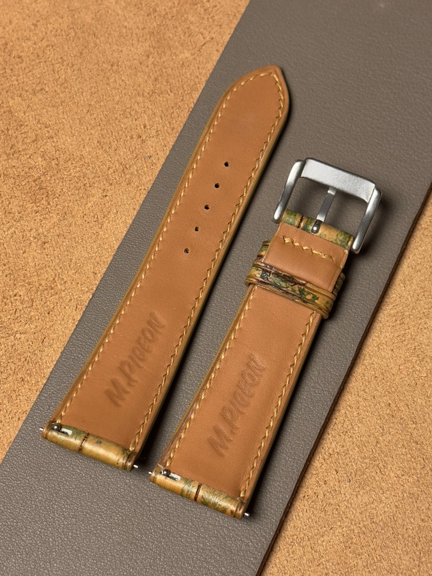 Ręcznie robiony pasek ze skóry krokodyla - żółto-zielony