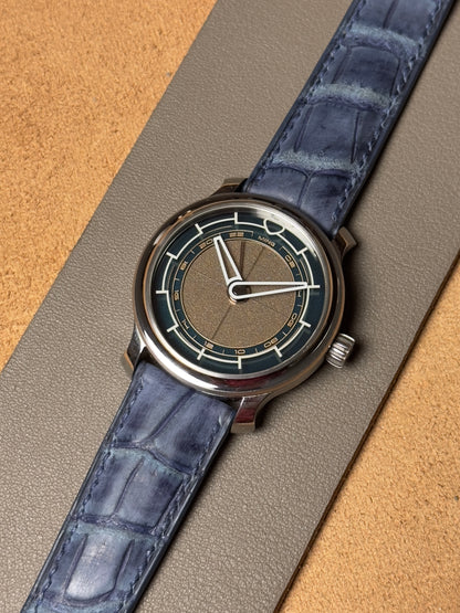 Ręcznie robiony pasek ze skóry krokodyla - niebieski nubuk